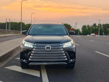 Toyota Highlander with exterior upgrade, installed front view